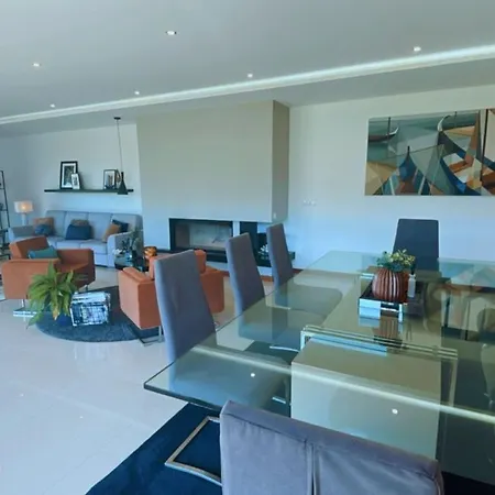 Ria Lounge House